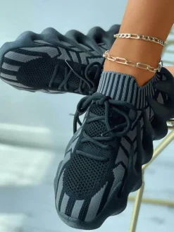 Elastic Lace-up Knit Breathable Sneaker