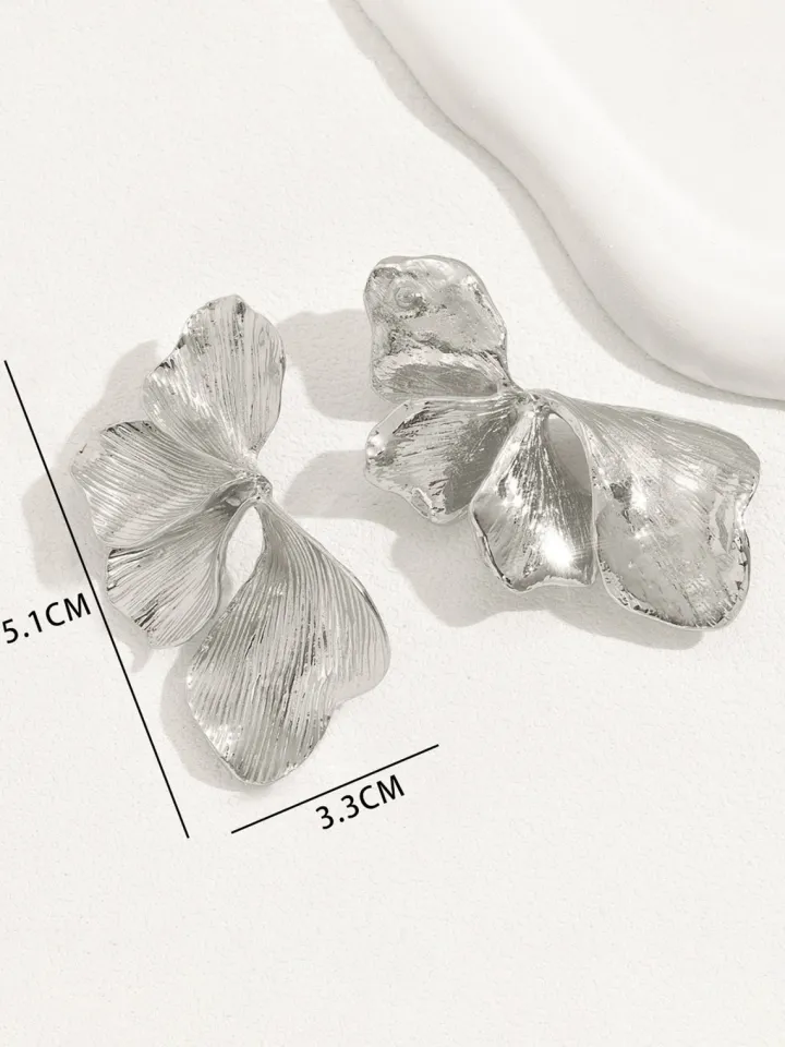 Metal Floral Petal Earrings