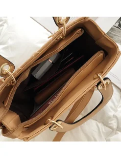 Pendant Simple Quilted Crossbody Bag