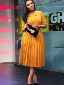 Short Sleeve Solid Color Pleated Midi Dress with Belt